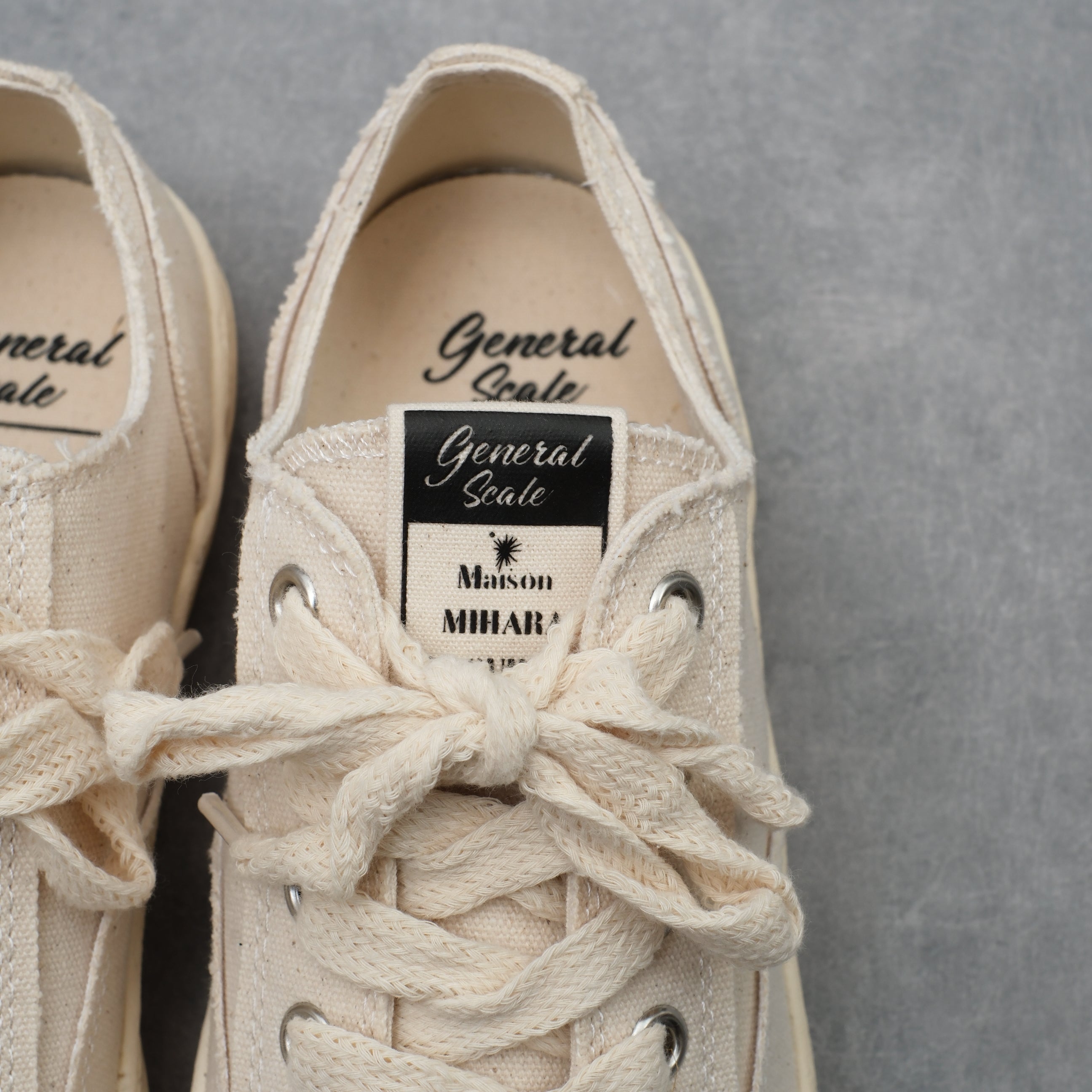 Maison MIHARA YASUHIRO PAST Sole6-Hole Canvas Low-top Sneaker