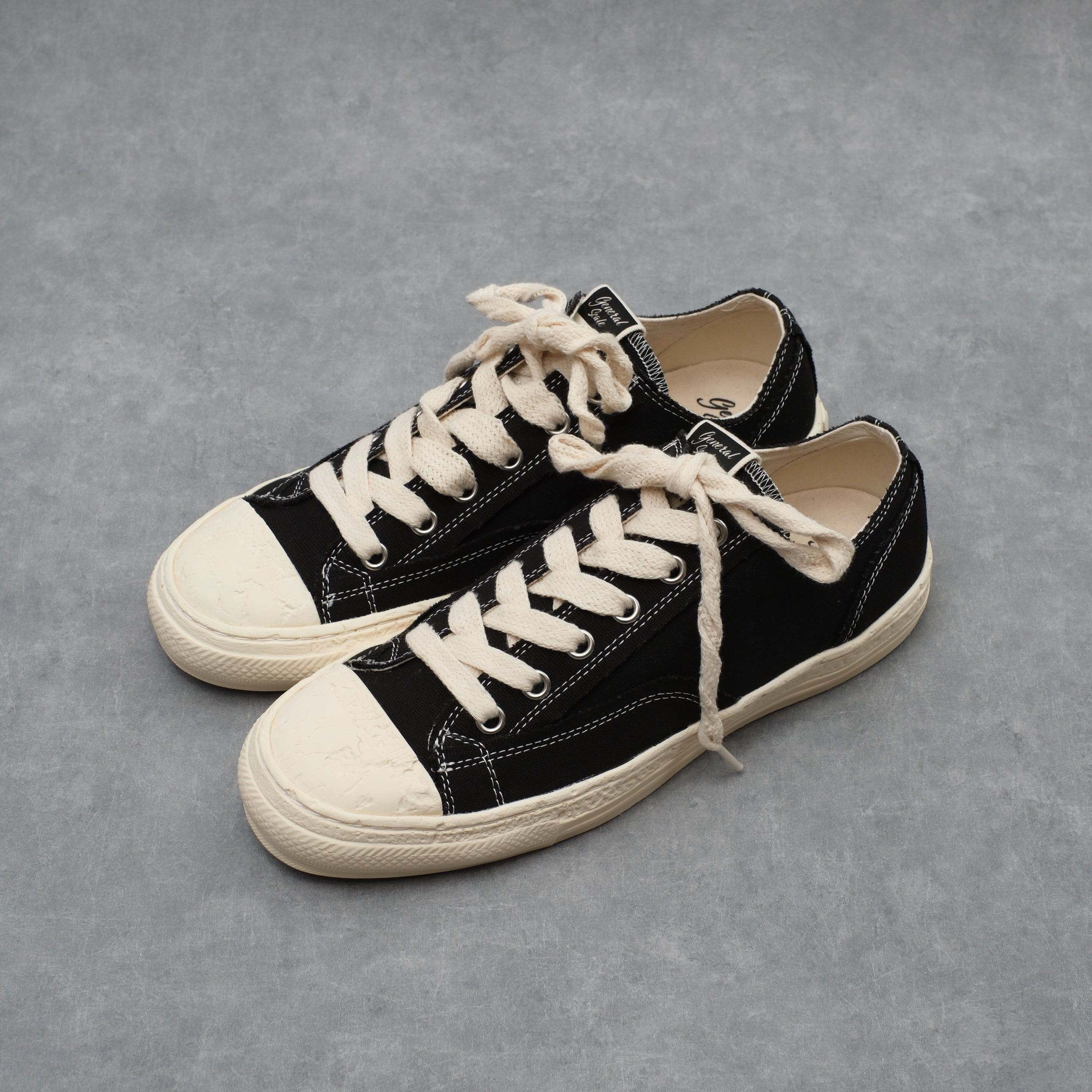 Maison MIHARA YASUHIRO PAST Sole6-Hole Canvas Low-top Sneaker