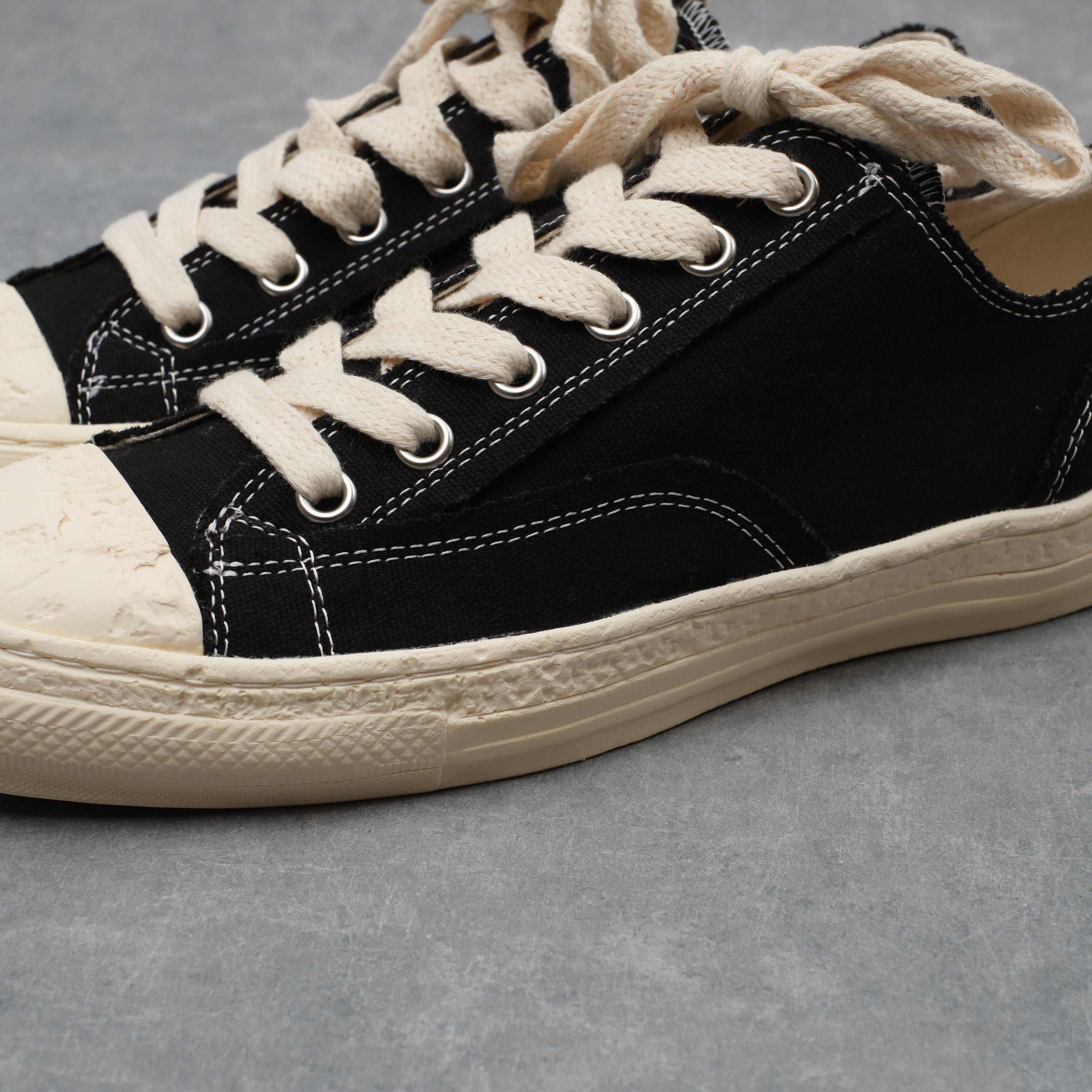 Maison MIHARA YASUHIRO PAST Sole6-Hole Canvas Low-top Sneaker