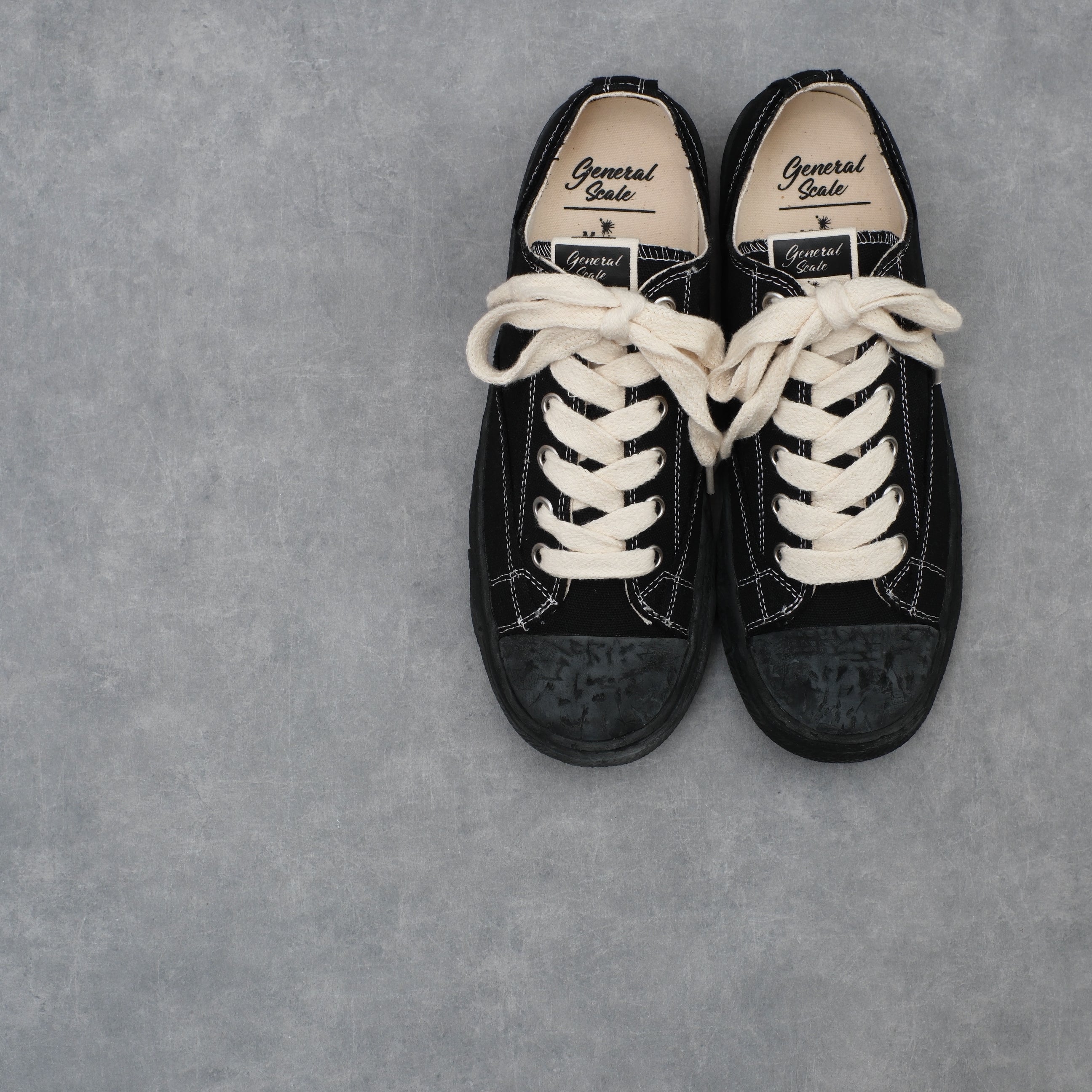 Maison MIHARA YASUHIRO PAST Sole6-Hole Canvas Low-top Sneaker