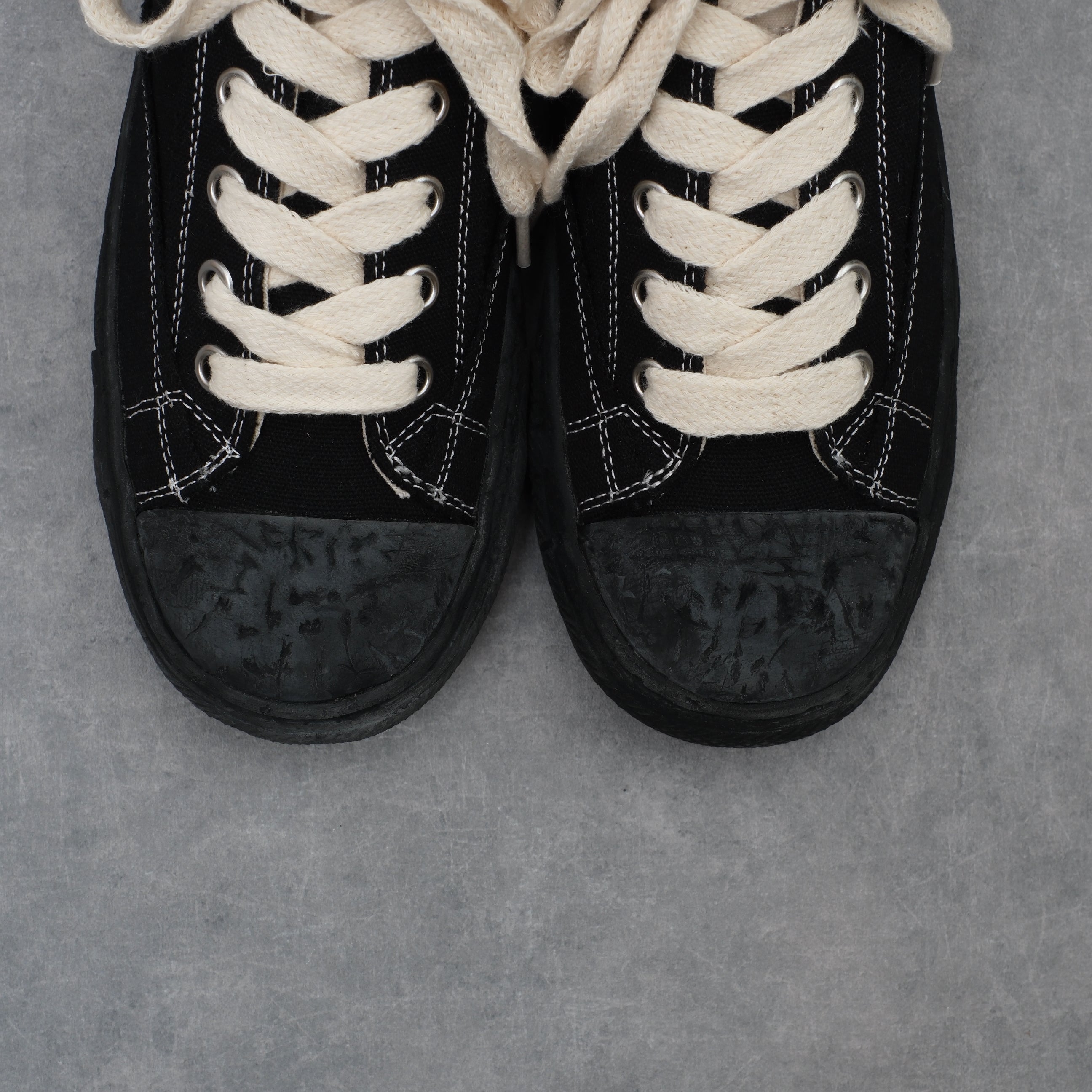 Maison MIHARA YASUHIRO PAST Sole6-Hole Canvas Low-top Sneaker