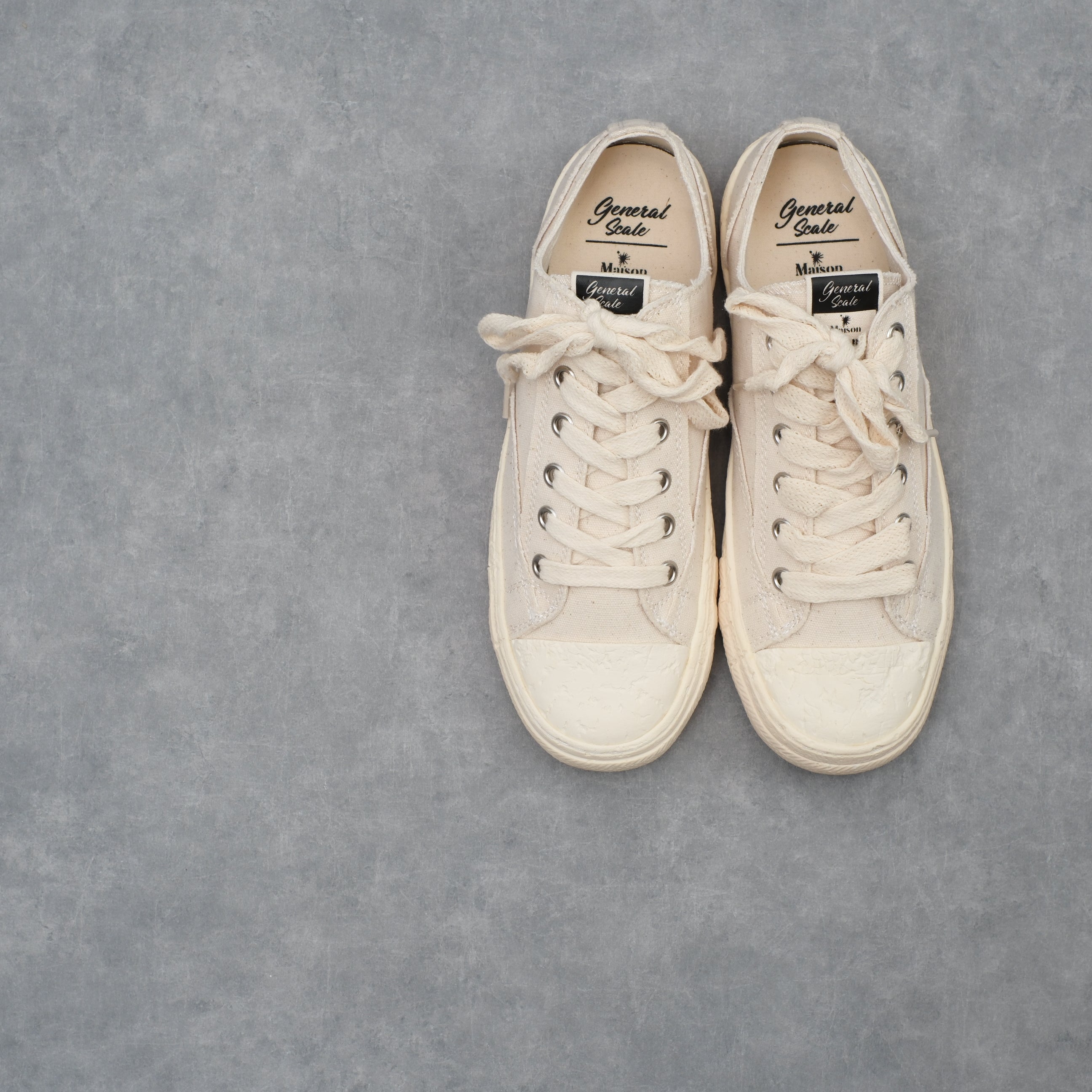 Maison MIHARA YASUHIRO PAST Sole6-Hole Canvas Low-top Sneaker