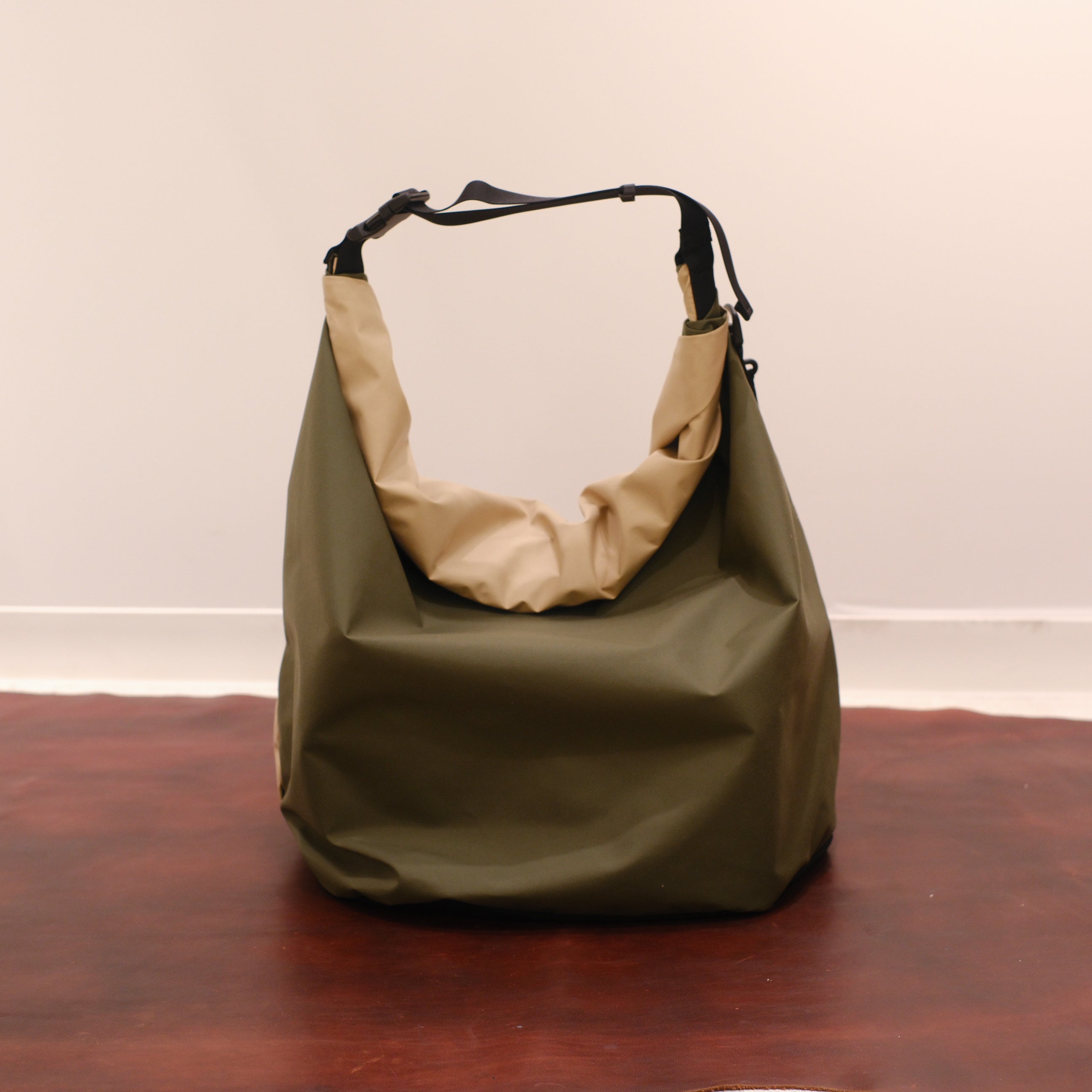 Masterpiece Masterpiece Hot Spring Bag 43440K Medium