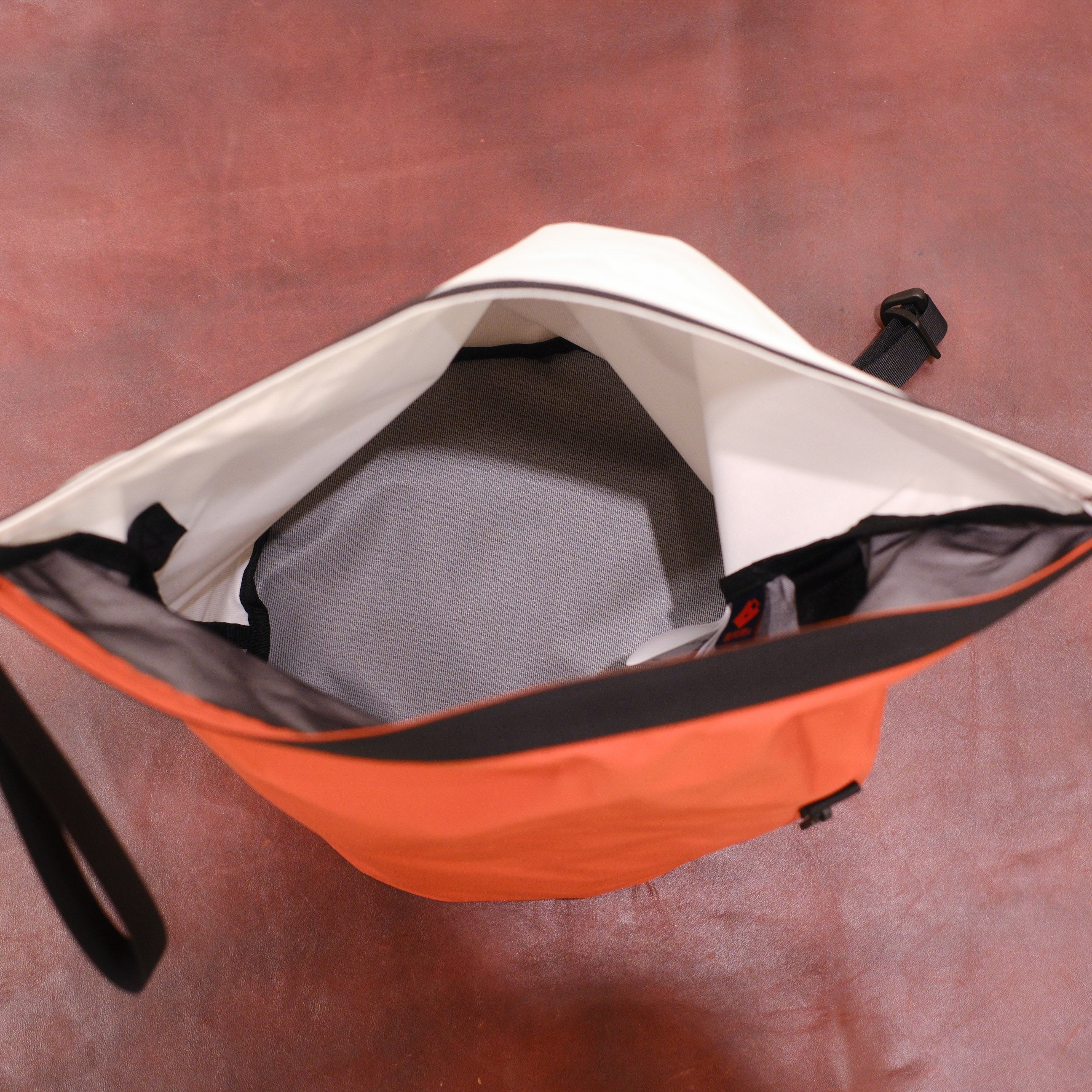 Masterpiece Masterpiece Hot Spring Bag 43441K Small