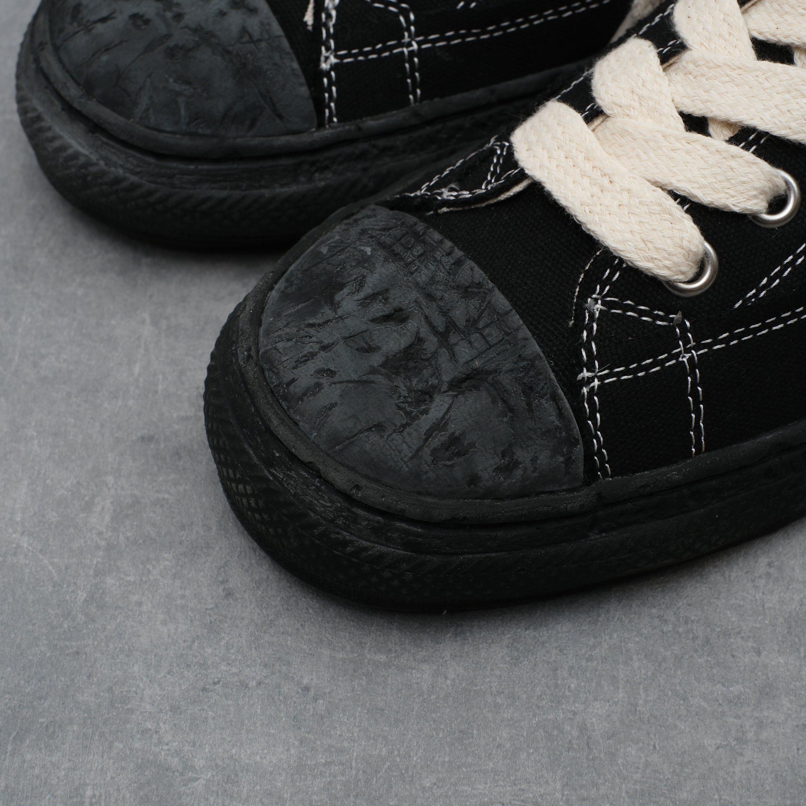 Maison MIHARA YASUHIRO PAST Sole6-Hole Canvas Low-top Sneaker