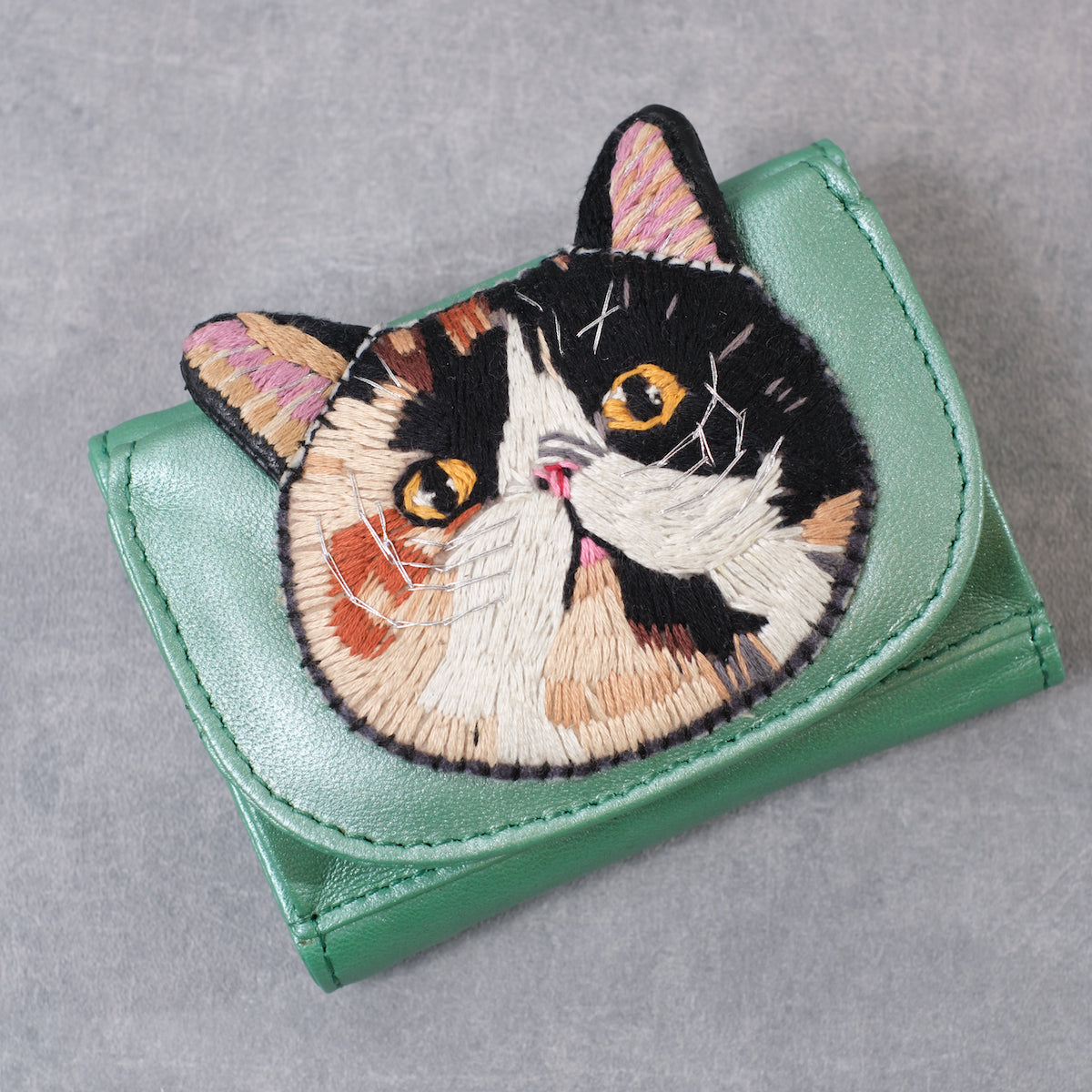 tamao world cat tri-fold mini wallet
