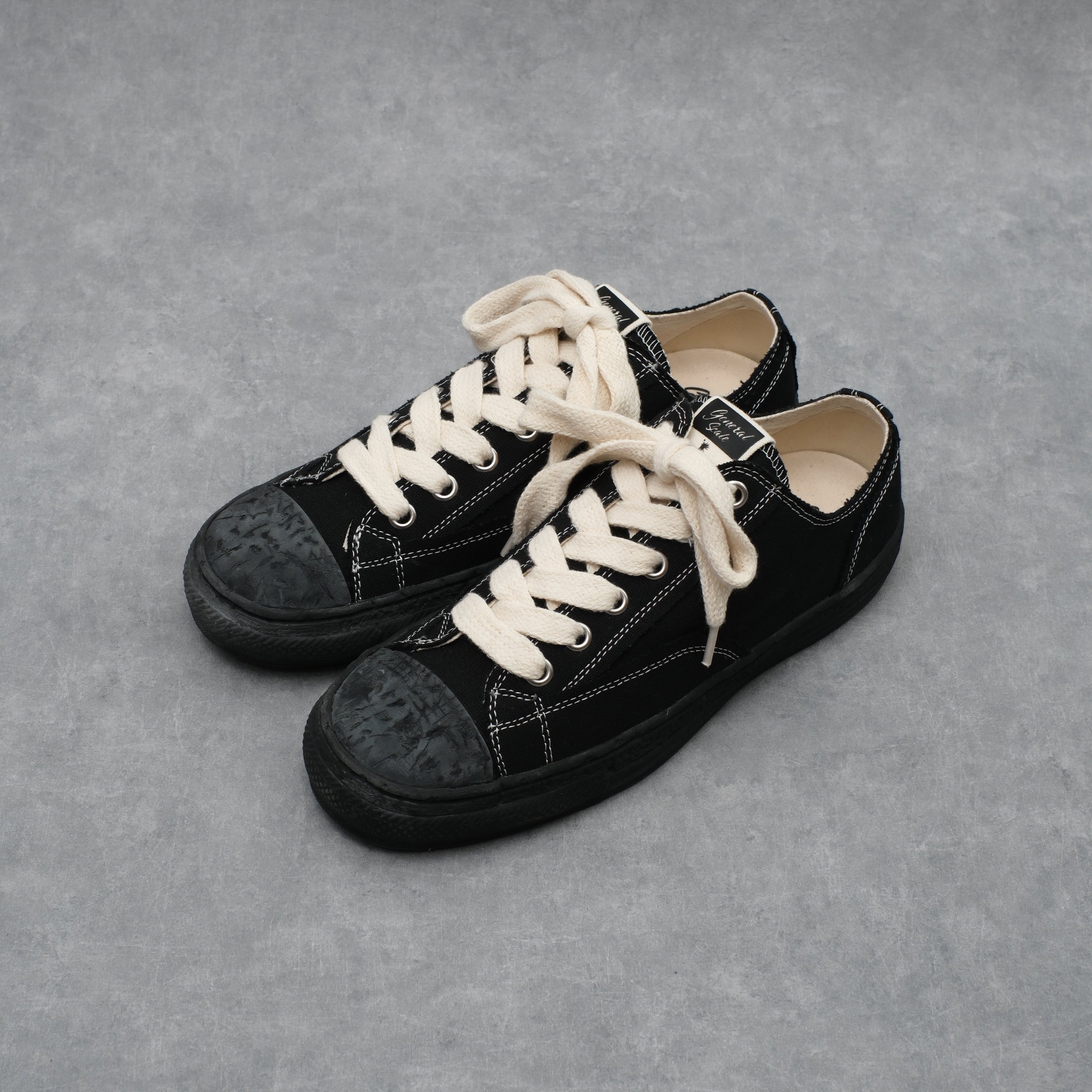 Maison MIHARA YASUHIRO PAST Sole6-Hole Canvas Low-top Sneaker