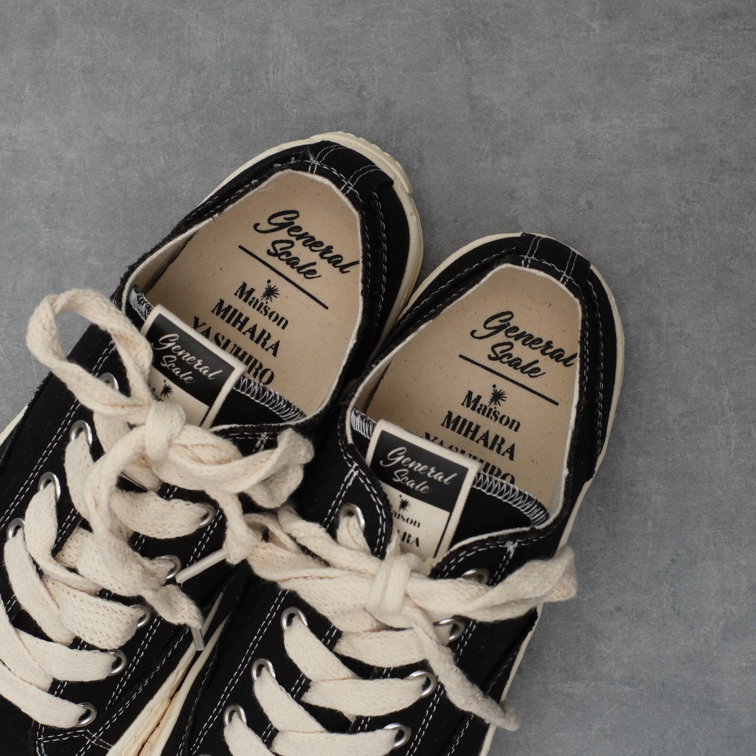 Maison MIHARA YASUHIRO PAST Sole6-Hole Canvas Low-top Sneaker