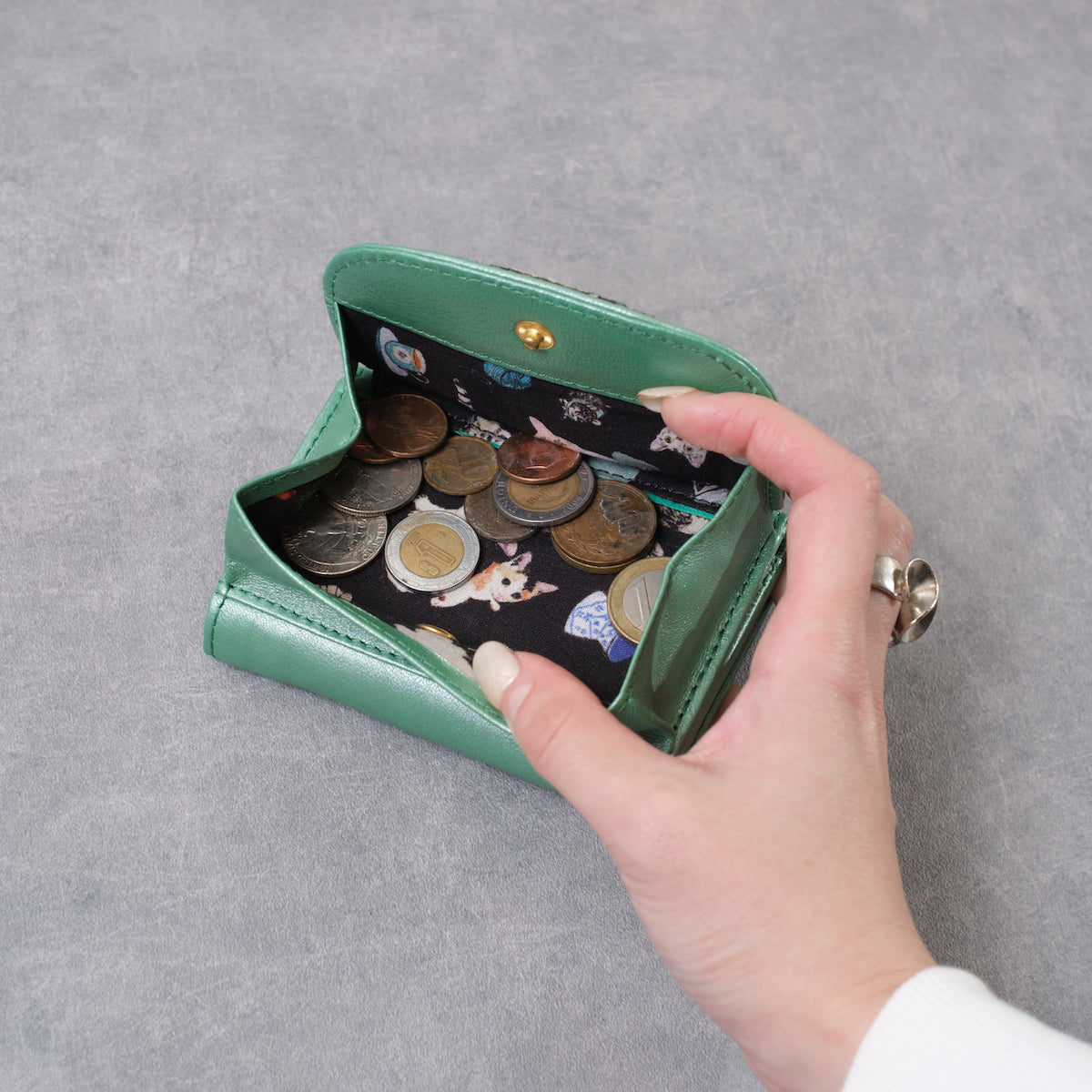 tamao world cat tri-fold mini wallet