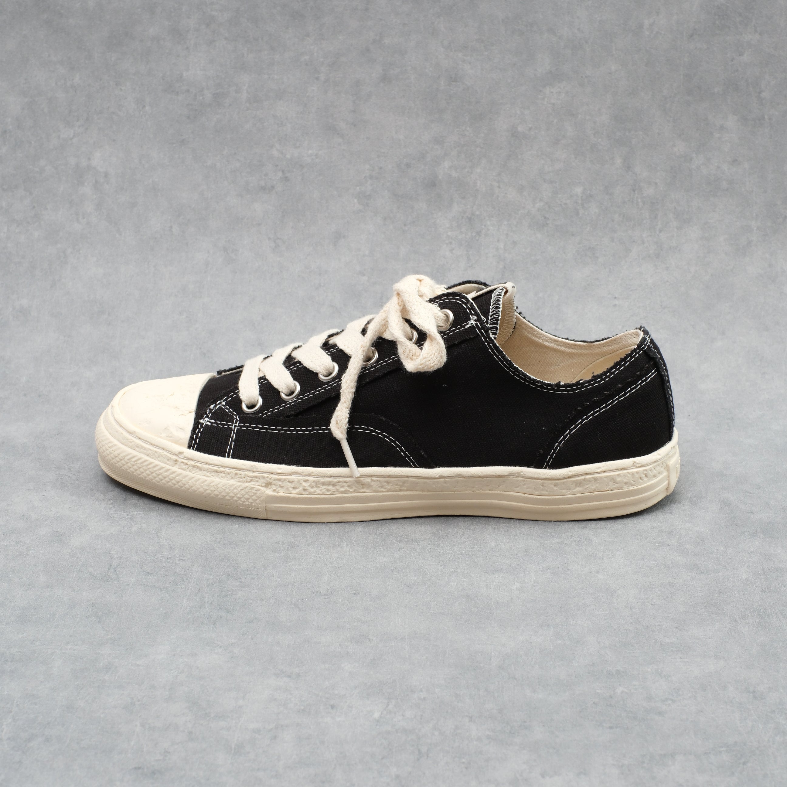 Maison MIHARA YASUHIRO PAST Sole6-Hole Canvas Low-top Sneaker