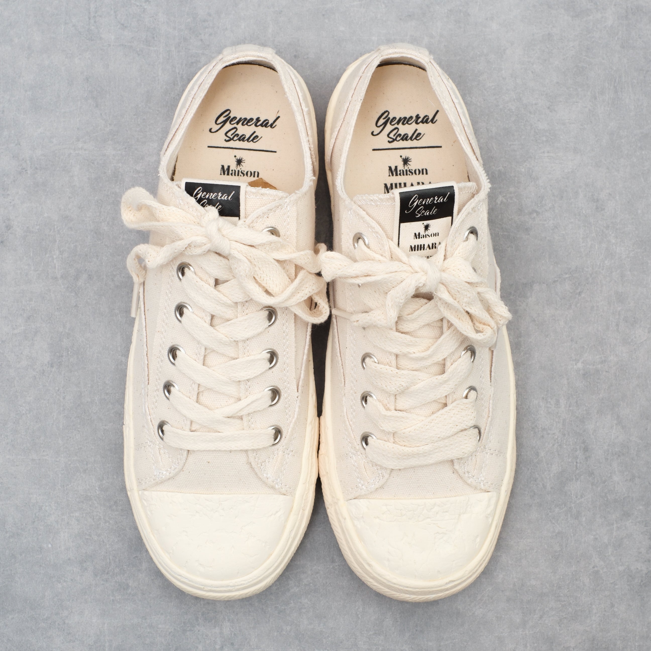 Maison MIHARA YASUHIRO PAST Sole6-Hole Canvas Low-top Sneaker