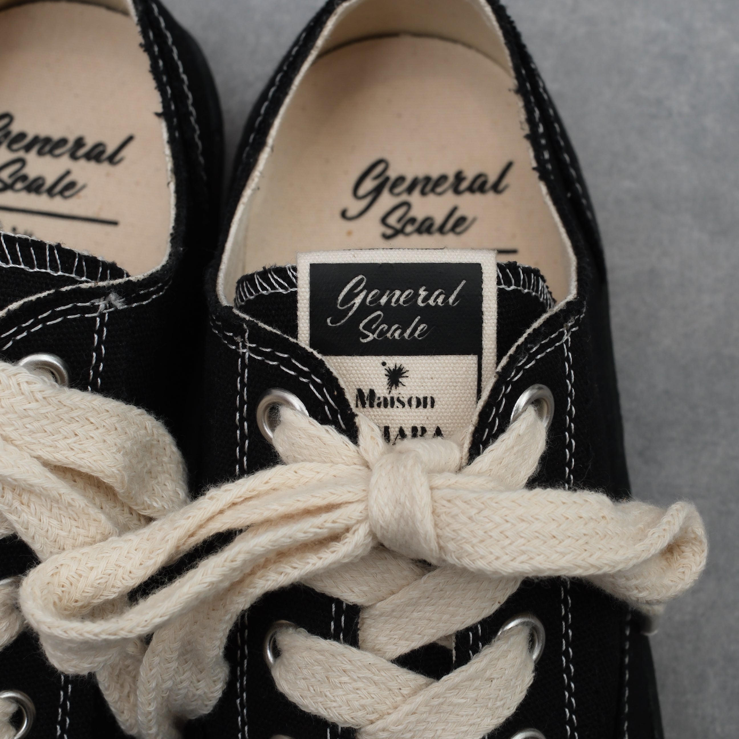 Maison MIHARA YASUHIRO PAST Sole6-Hole Canvas Low-top Sneaker