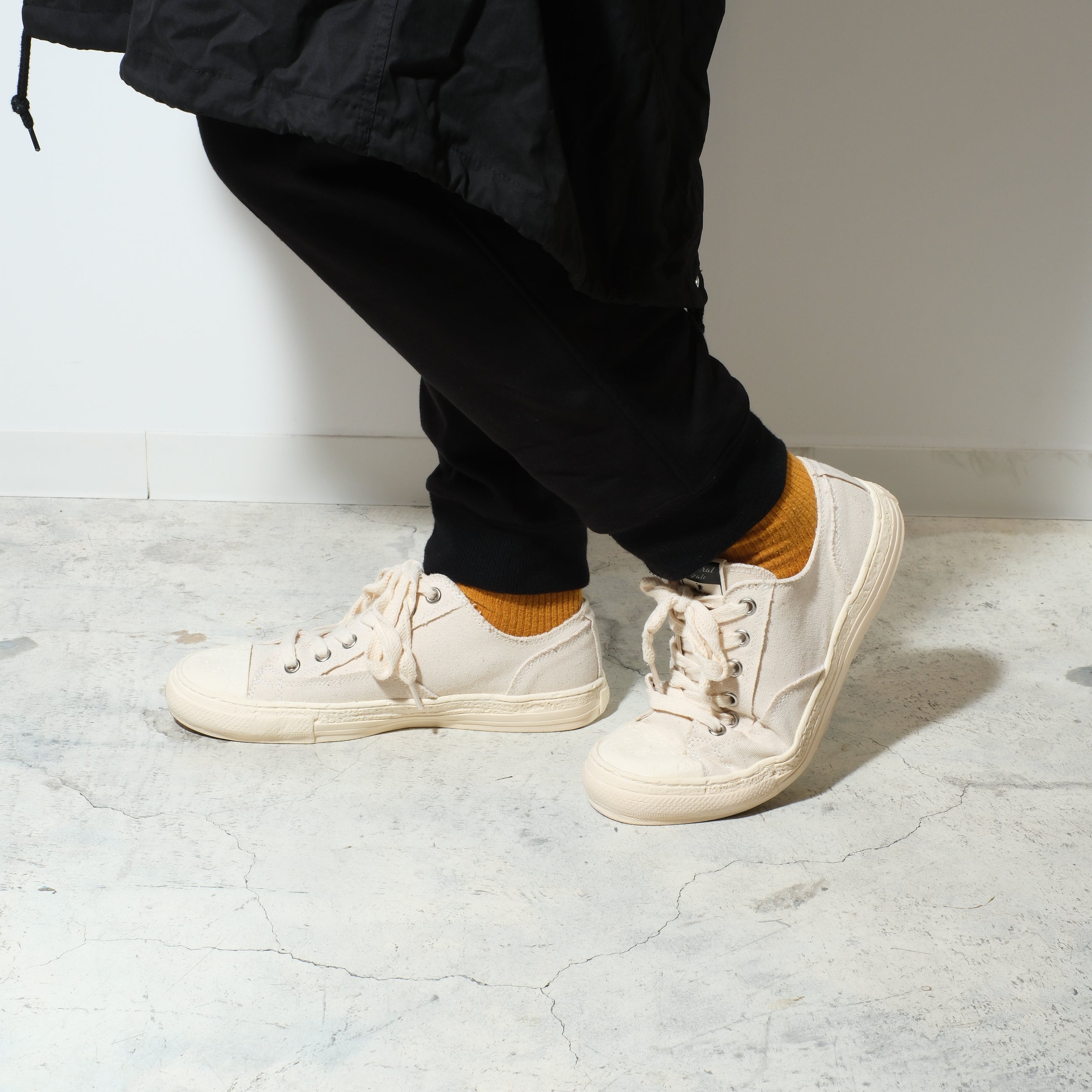 Maison MIHARA YASUHIRO PAST Sole6-Hole Canvas Low-top Sneaker