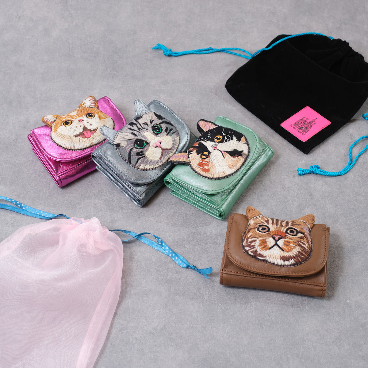 tamao world cat tri-fold mini wallet