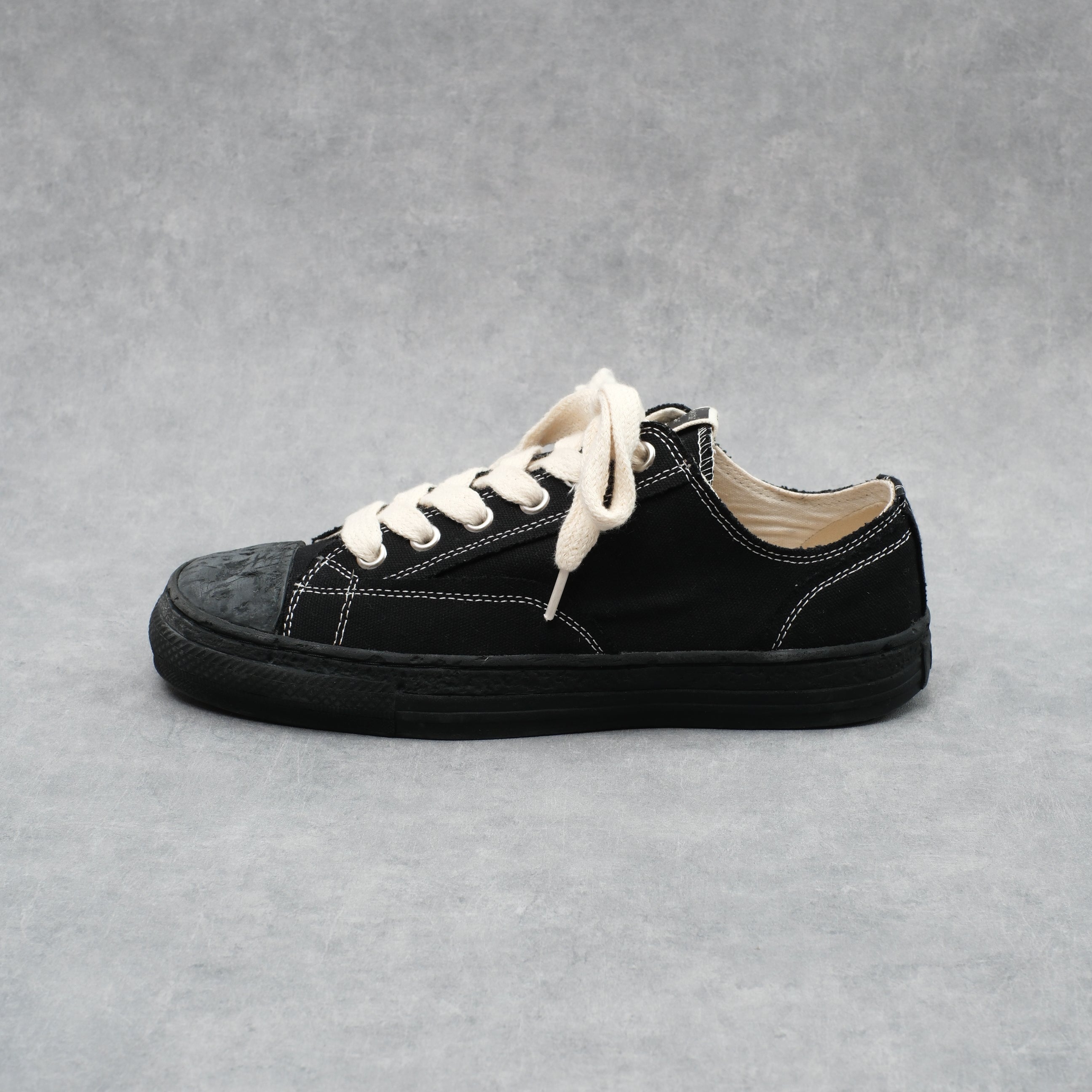 Maison MIHARA YASUHIRO PAST Sole6-Hole Canvas Low-top Sneaker