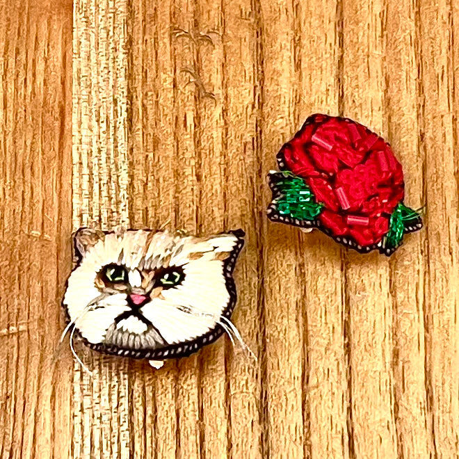 tamao world embroidered earrings C